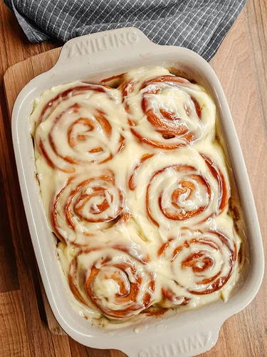 first-take-at-cinnamon-rolls-v0-84vitgpsnzae1